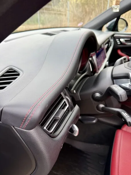 Porsche Macan 2022 — миниатюра 5