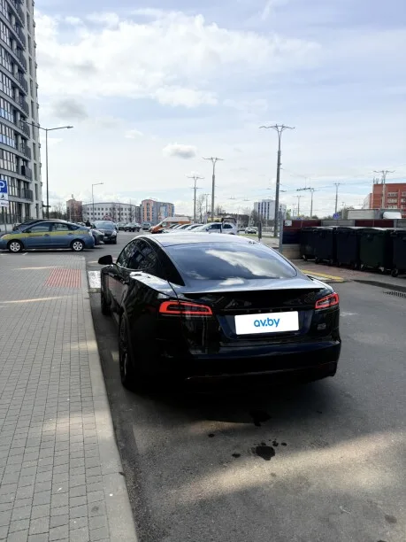 Tesla Model S 2023 — миниатюра 2