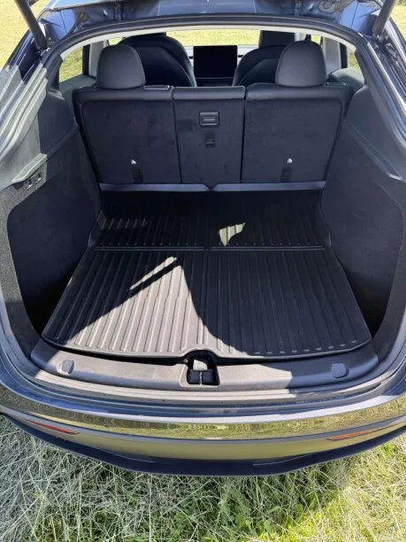 Tesla Model Y 2022 — миниатюра 2