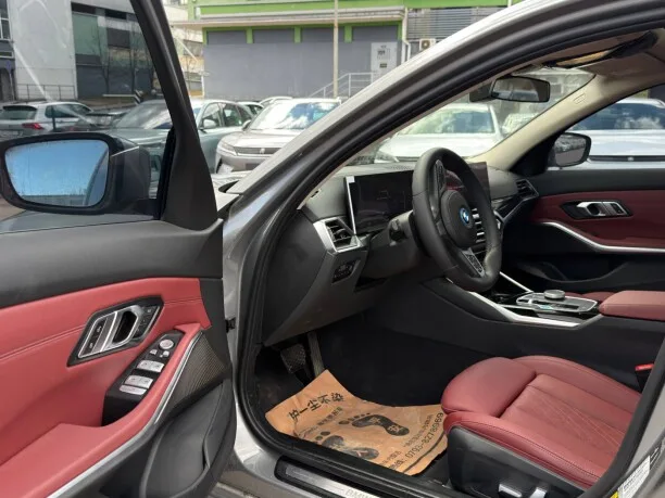 BMW i3 2023 — миниатюра 5