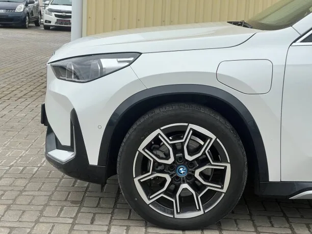 BMW iX1 2023 — миниатюра 2