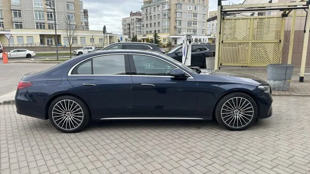 Mercedes-Benz E-Class 2024 — миниатюра 4