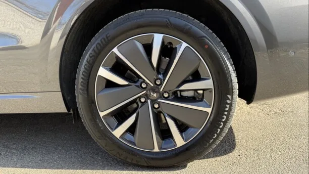 Li Auto L6 2025 — миниатюра 3