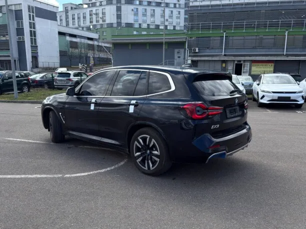 BMW iX3 2022 — миниатюра 2