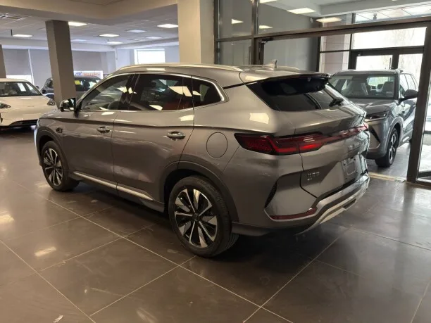 BYD Song PLUS EV 2025 — миниатюра 2