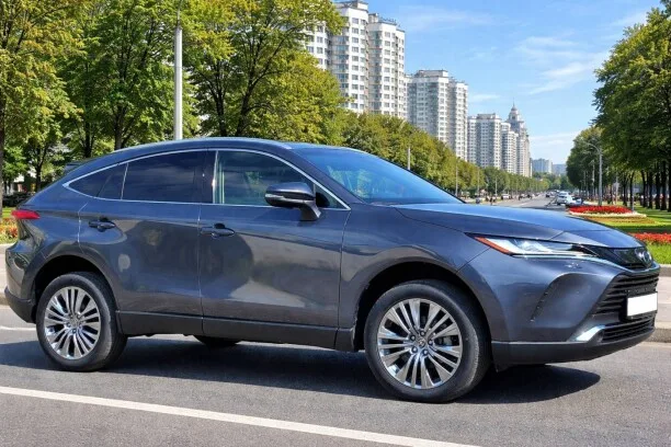 Toyota Venza 2022 — миниатюра 3