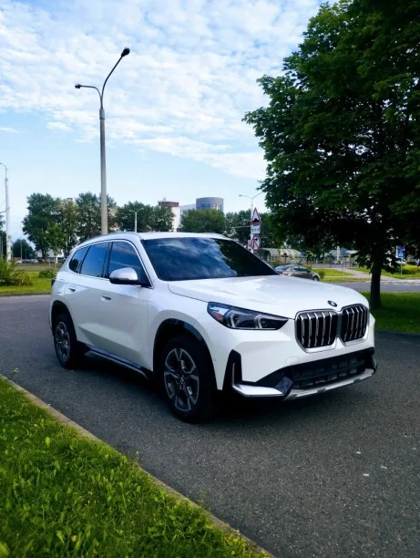 BMW X1 2023 — фото 1, купить с доставкой в Москву