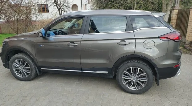 Geely Atlas Pro 2023 — фото 1, купить с доставкой в Москву