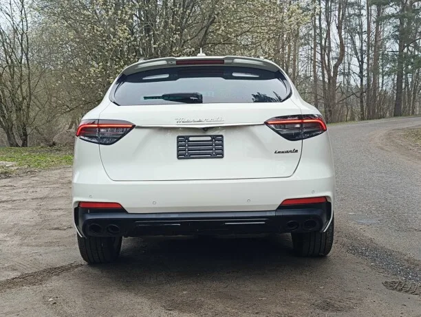 Maserati Levante 2022 — миниатюра 2