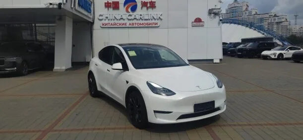 Tesla Model Y 2024 — миниатюра 3