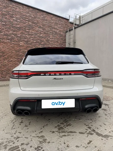 Porsche Macan 2023 — миниатюра 2