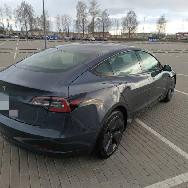 Tesla Model 3 2022 — миниатюра 2
