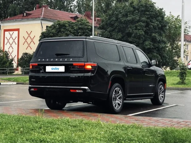 Jeep Wagoneer 2023 — миниатюра 2