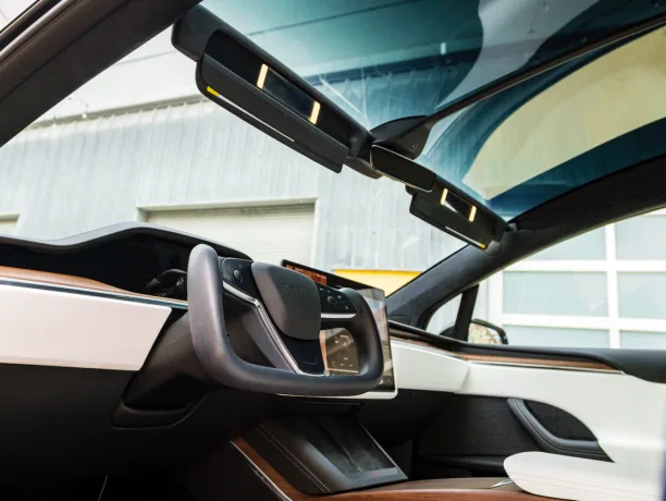 Tesla Model X 2023 — миниатюра 2