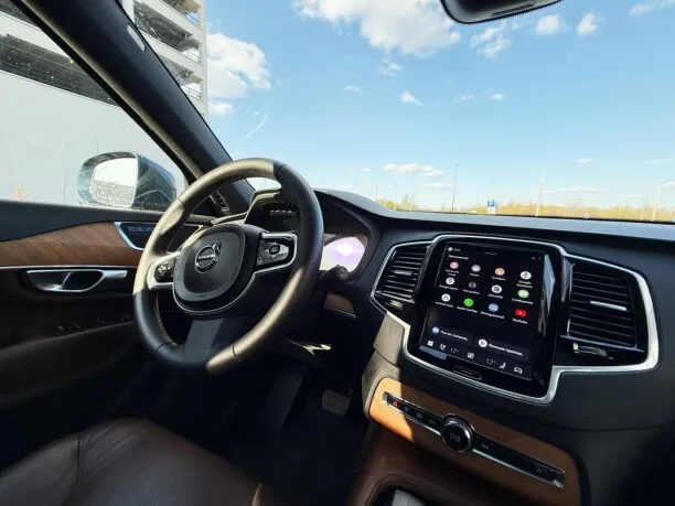 Volvo XC90 2023 — миниатюра 3