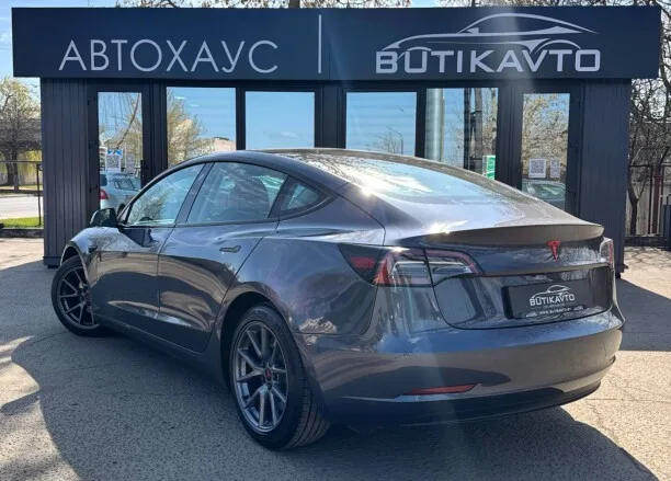 Tesla Model 3 2023 — миниатюра 2