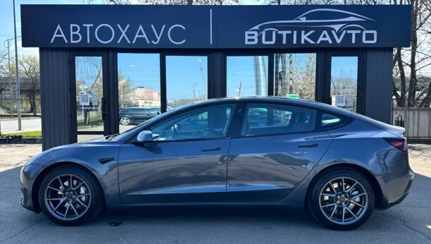 Tesla Model 3 2023 — миниатюра 4