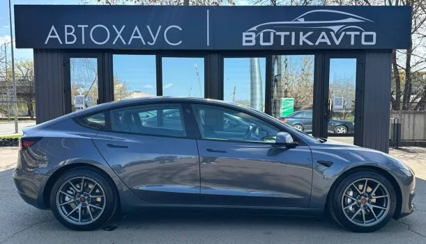 Tesla Model 3 2023 — миниатюра 5