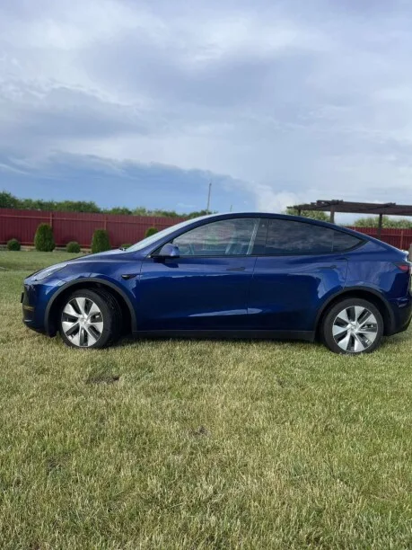 Tesla Model Y 2022 — миниатюра 2