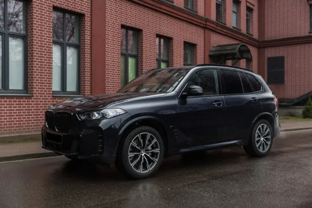 BMW X5 2025 — миниатюра 2