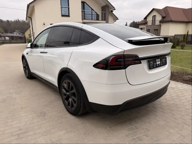 Tesla Model X 2022 — миниатюра 2