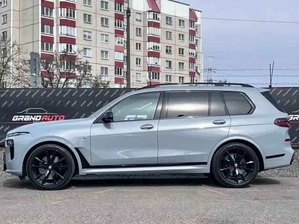 BMW X7 2022 — миниатюра 2