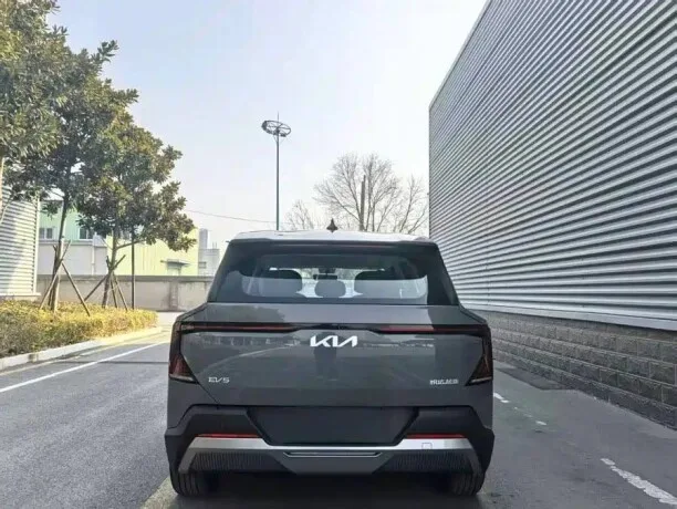 Kia EV5 2025 — миниатюра 2