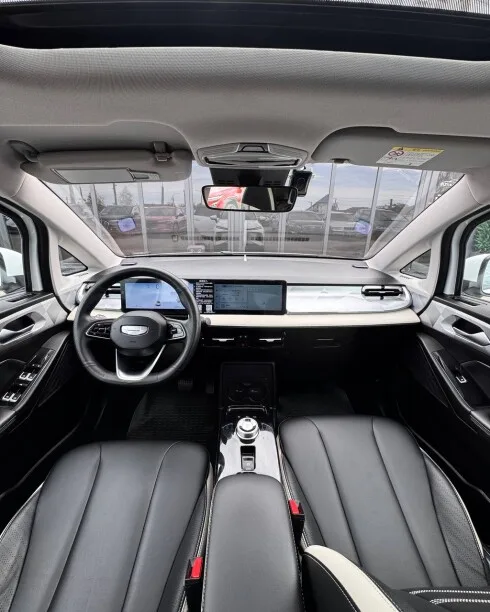 Geely Geometry E 2022 — миниатюра 3