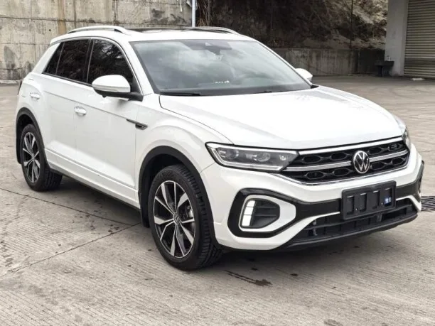 Volkswagen T-Roc 2023 — миниатюра 2
