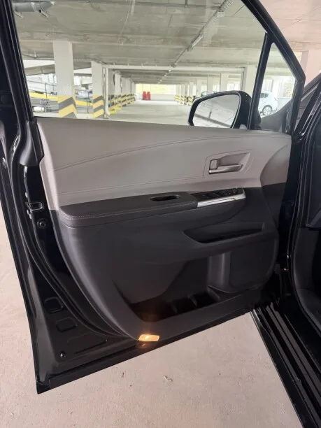 Toyota Sienna 2022 — миниатюра 3