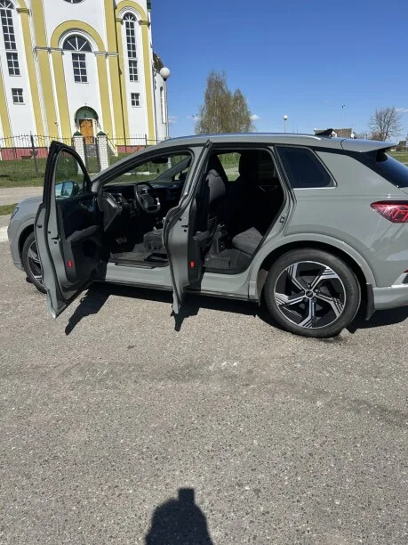 Audi Q4 e-tron 2023 — миниатюра 2