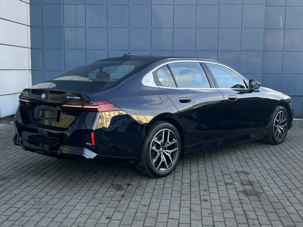 BMW i5 2025 — миниатюра 2