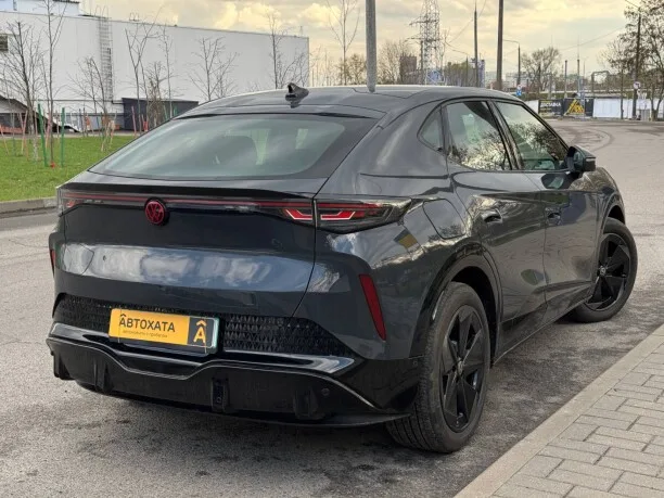Volkswagen ID. Unyx 2024 — миниатюра 2