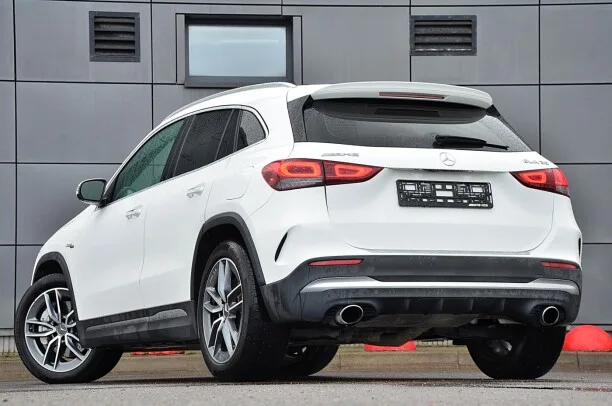 Mercedes-Benz GLA AMG 2023 — миниатюра 3