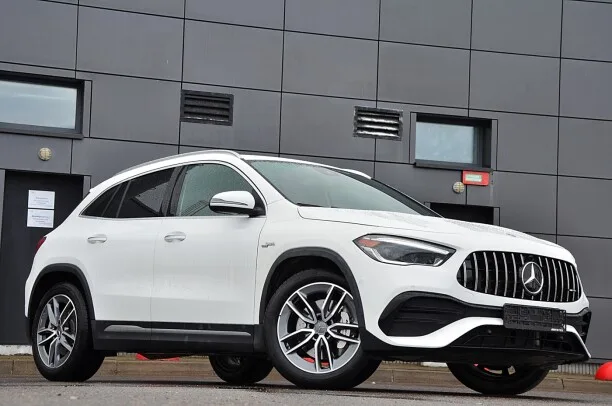 Mercedes-Benz GLA AMG 2023 — миниатюра 4