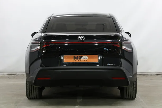 Toyota bZ3 2024 — миниатюра 2