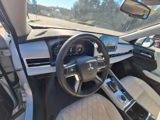 Mitsubishi Outlander 2022 — миниатюра 3