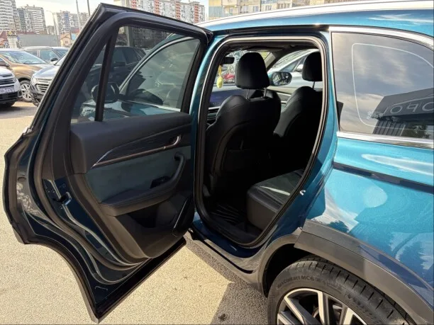 Geely Xingyue L 2022 — миниатюра 5