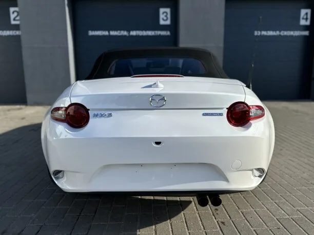 Mazda MX-5 2023 — миниатюра 2
