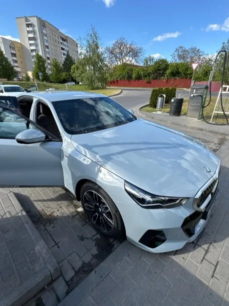 BMW 5 Series 2024 — миниатюра 4