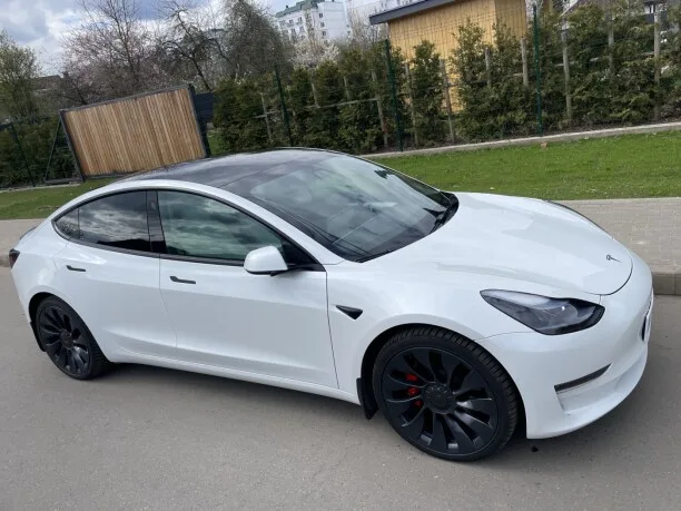 Tesla Model 3 2022 — миниатюра 4