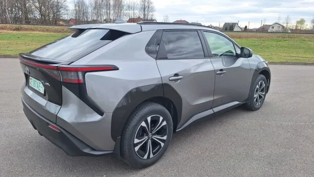Toyota Bz4X 2022 — миниатюра 3