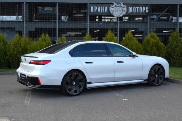 BMW 7 серия 2023 — миниатюра 4