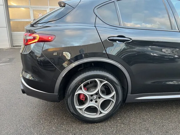 Alfa Romeo Stelvio 2022 — миниатюра 5