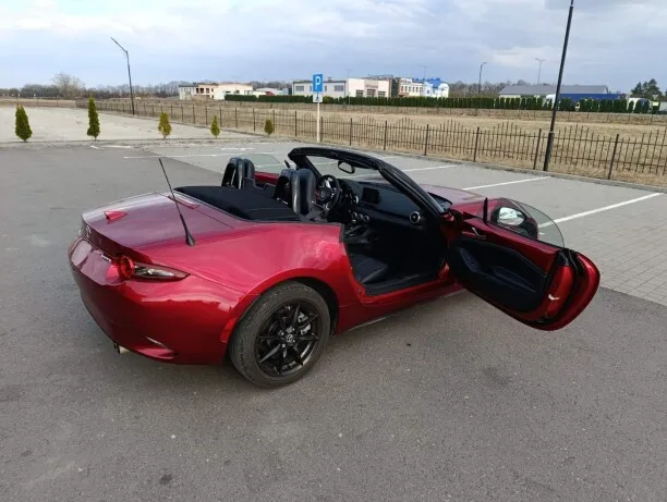 Mazda MX-5 2022 — миниатюра 2
