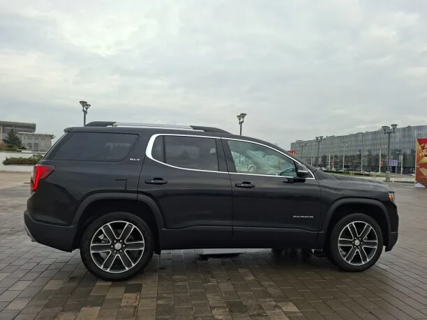 GMC Acadia 2022 — миниатюра 2