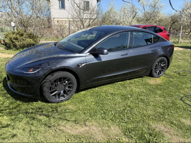 Tesla Model 3 2024 — миниатюра 2