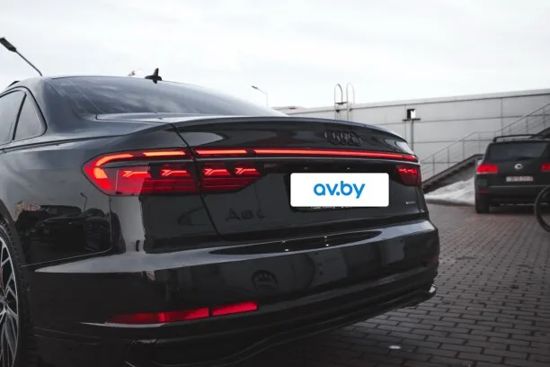 Audi A8 2022 — миниатюра 4