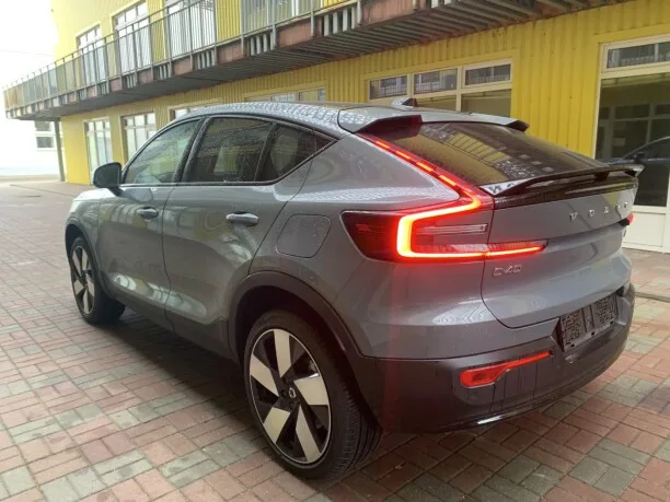 Volvo C40 2023 — миниатюра 2