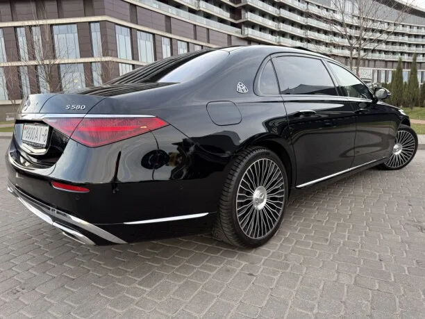 Mercedes-Benz Maybach 2024 — миниатюра 4